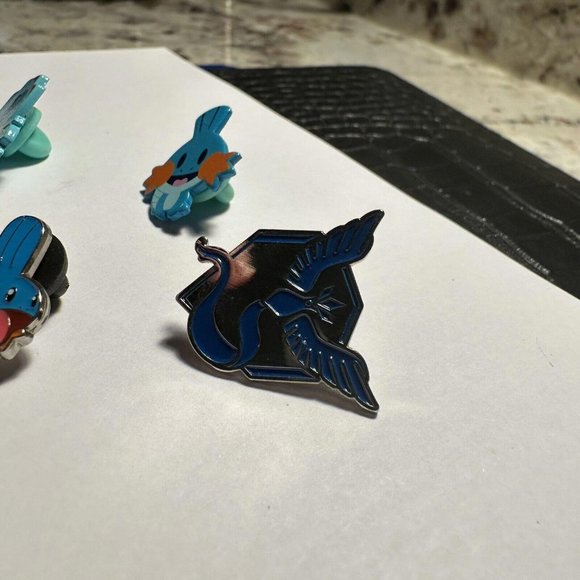 Lot Of 4 Tack Pins - Some Are Pokemon / Pokemon Go And Others - Picture 8 of 10
